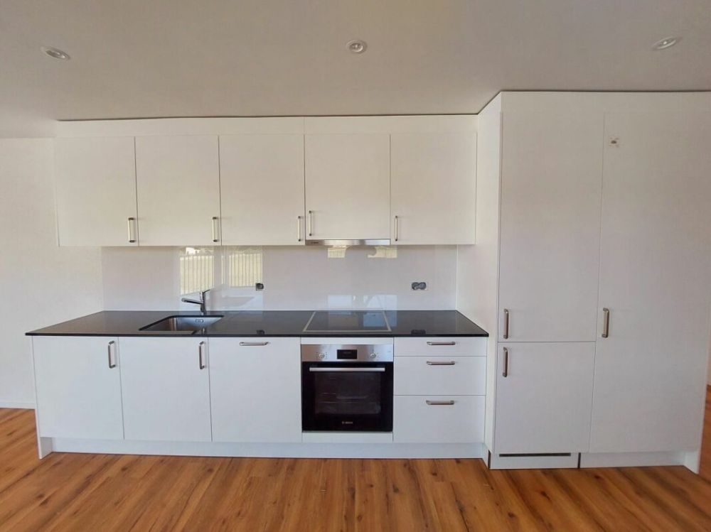 Stilvolle 2.5-Zimmer-Neubauwohnung mit 60 m² und sonnigem Balkon - Bild 2