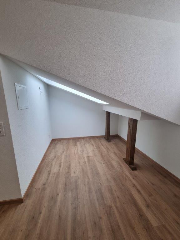 Charmant appartement sous les toits de 1 pièce à Valbirse - Bild 3