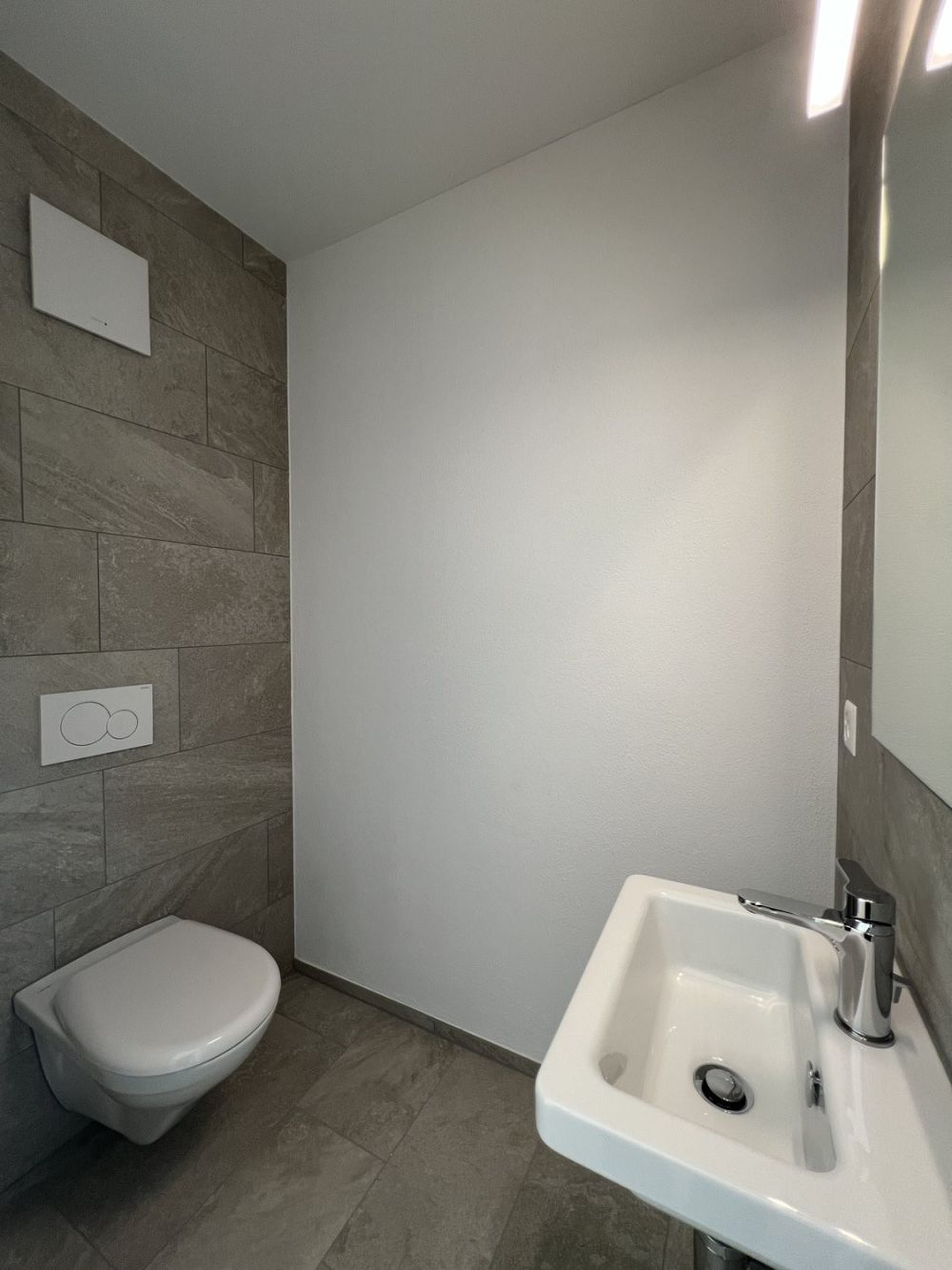 3.5-Zimmer-Seniorenwohnung in Bubendorf zu vermieten - 01 Gästebad