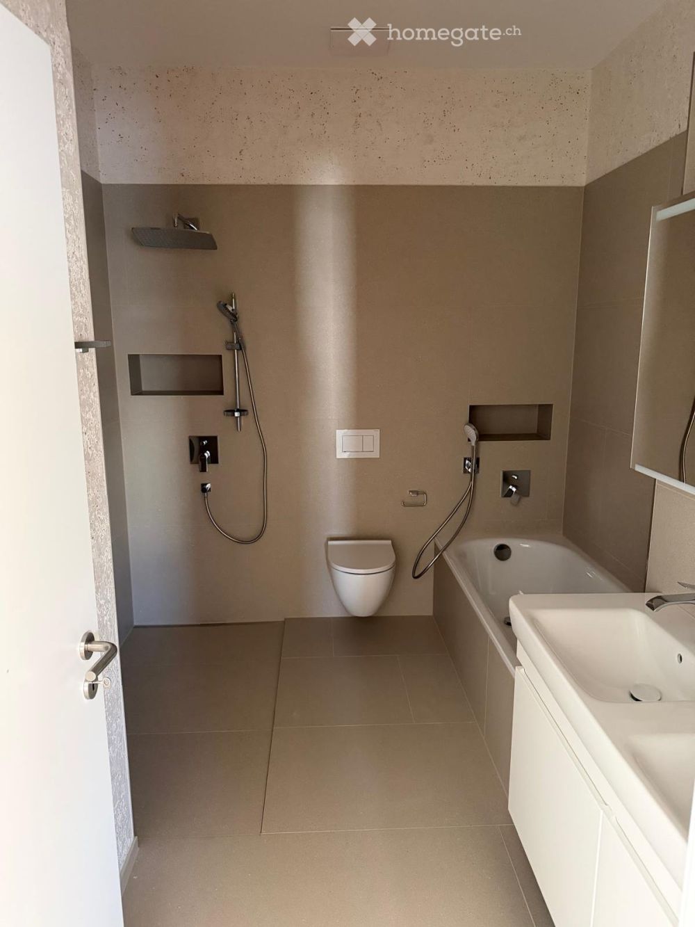 Exklusive 3.5-Zimmer-Dachwohnung mit vielen Extras - Bild 6