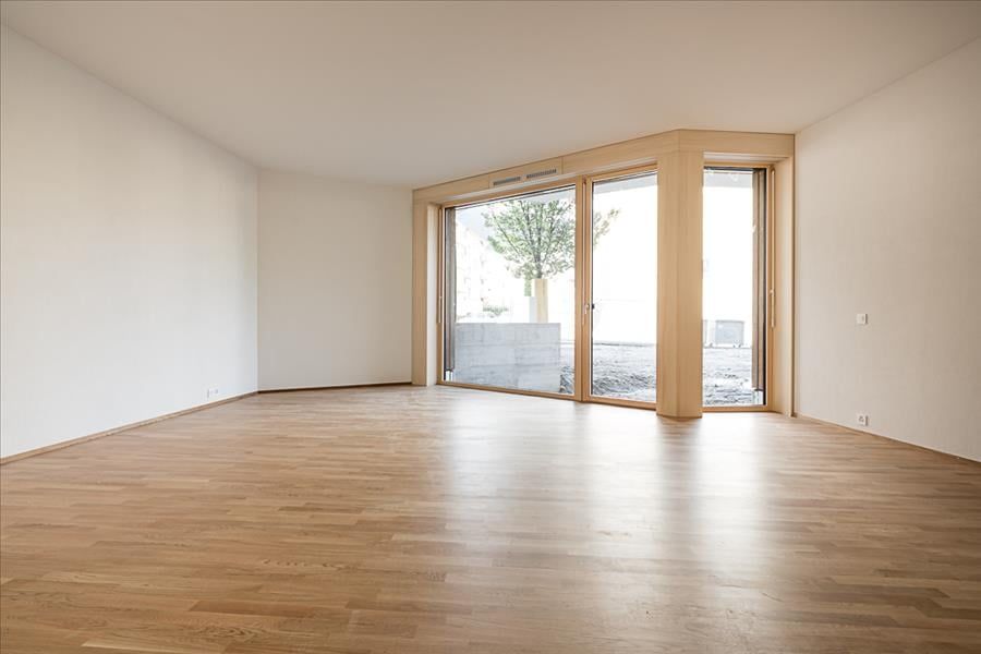 Mieten ohne Kaution - Tschent Wohna - urban mit viel Grünzone - Wohnzimmer