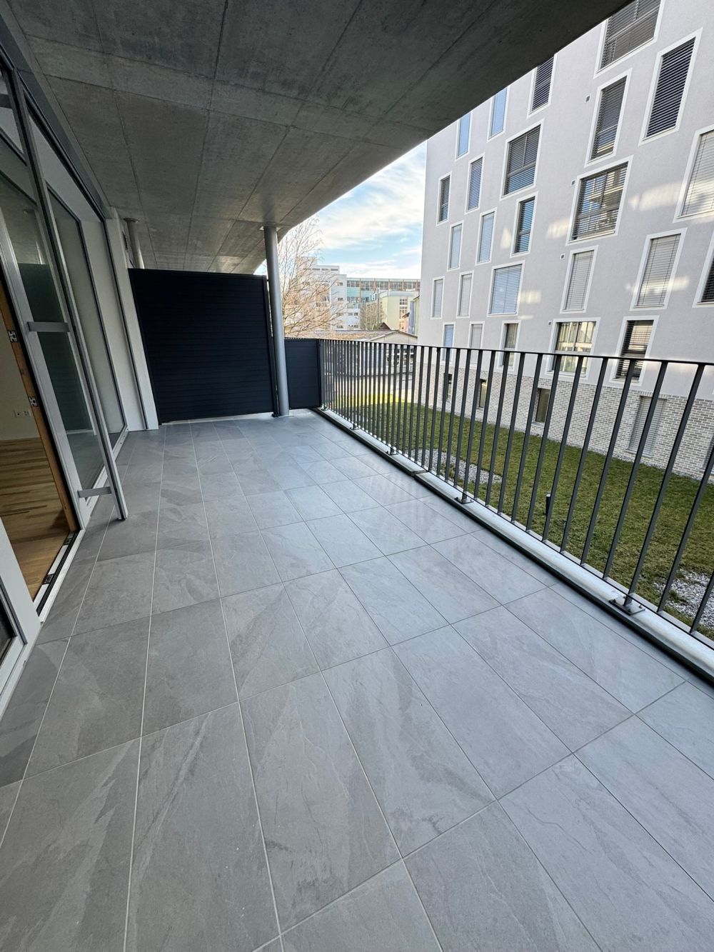 Moderne 3.5-Zimmerwohnung mit Balkon - Bild 9