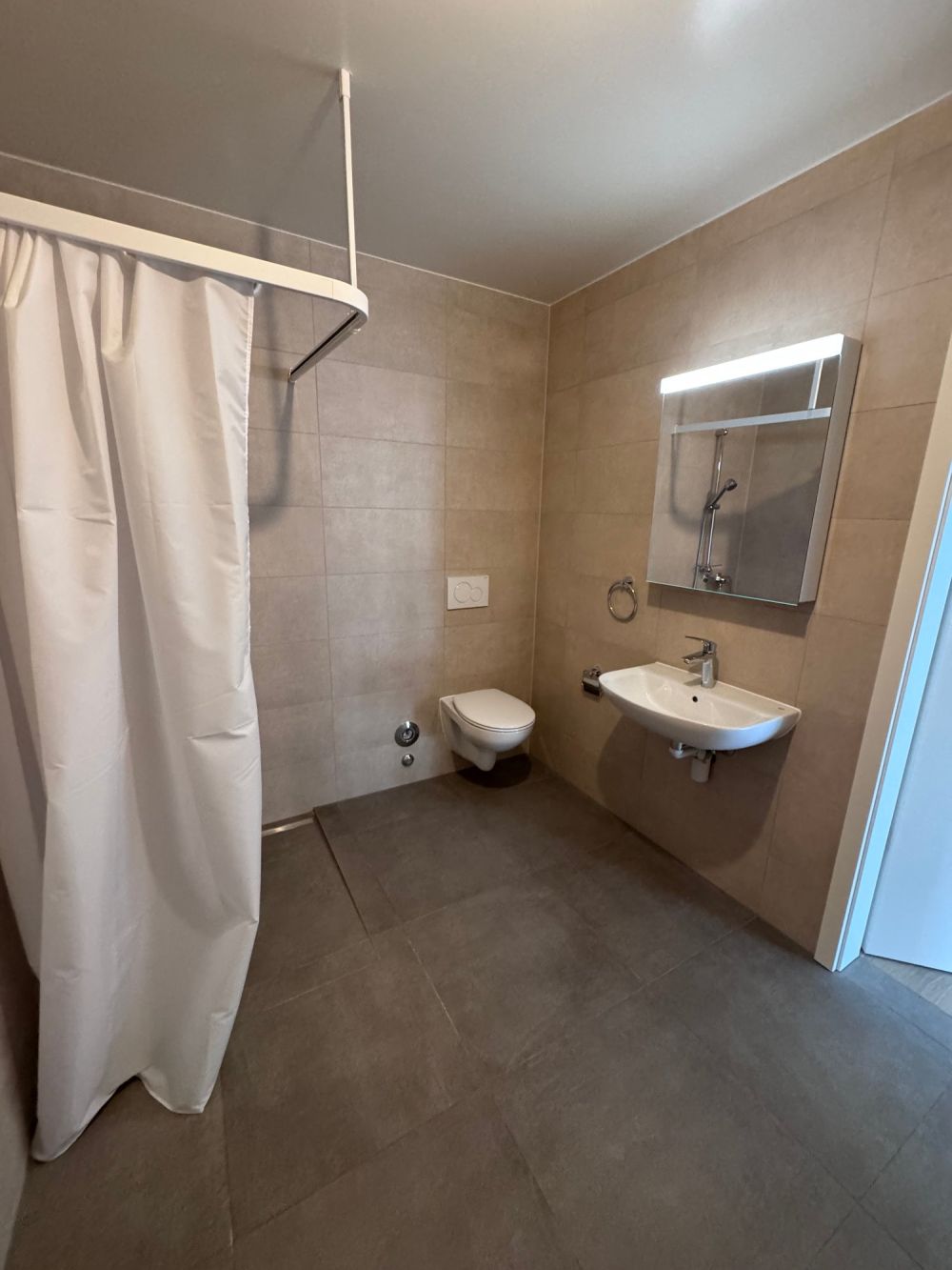 Appartement réservé aux étudiants au coeur d'une résidence pour Senior - Bild 10