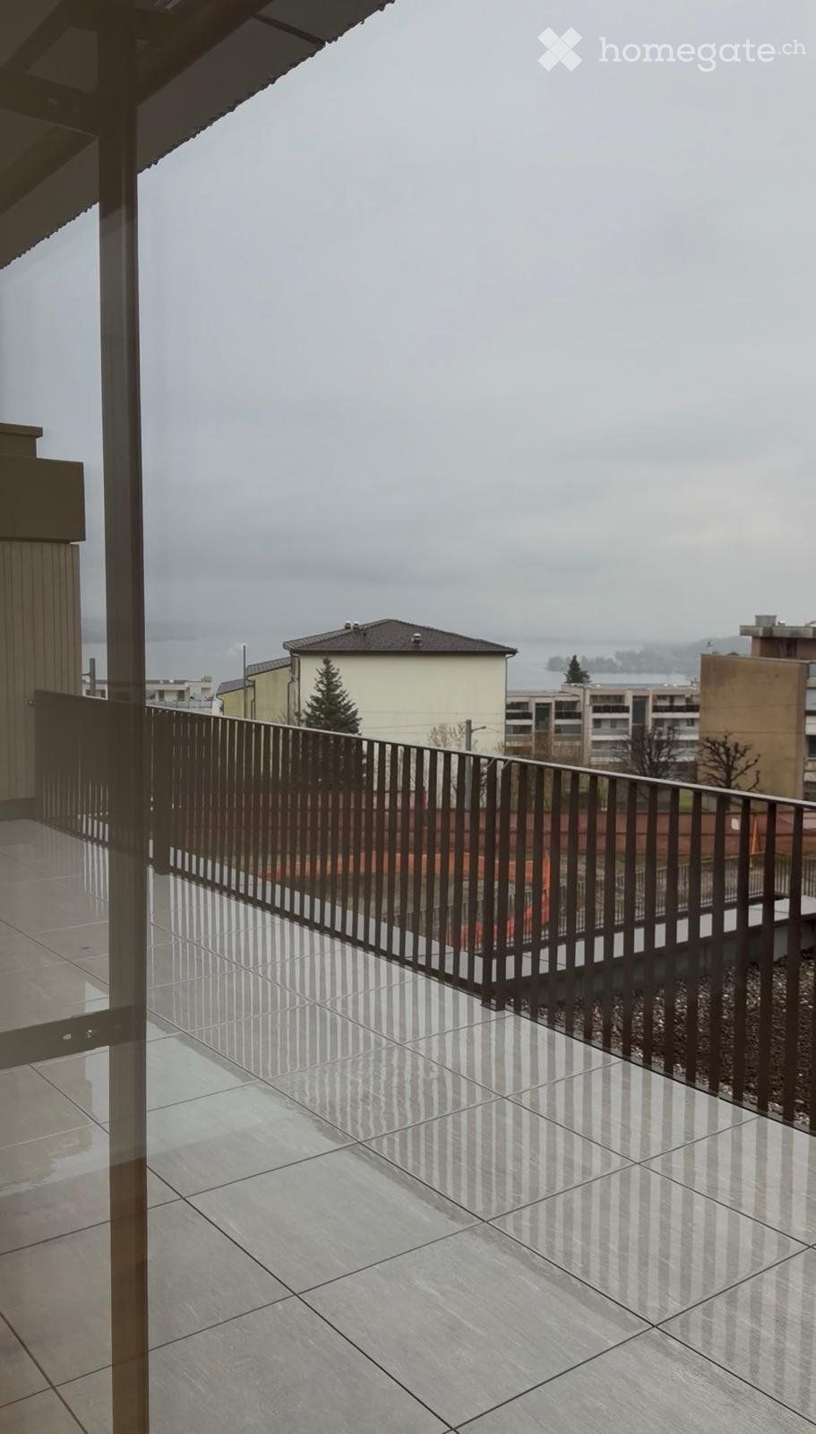 Exklusive 4.5-Zimmer-Neubau-Attikawohnung mit Seeblick, 2 Terrassen & 2 Tiefgaragenplätzen - Bild 2