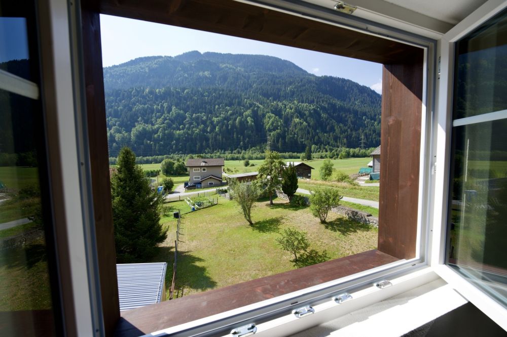 Attraktive 2 1/2 Zimmer-Wohnung an ruhiger Lage in Trun - Bild 6