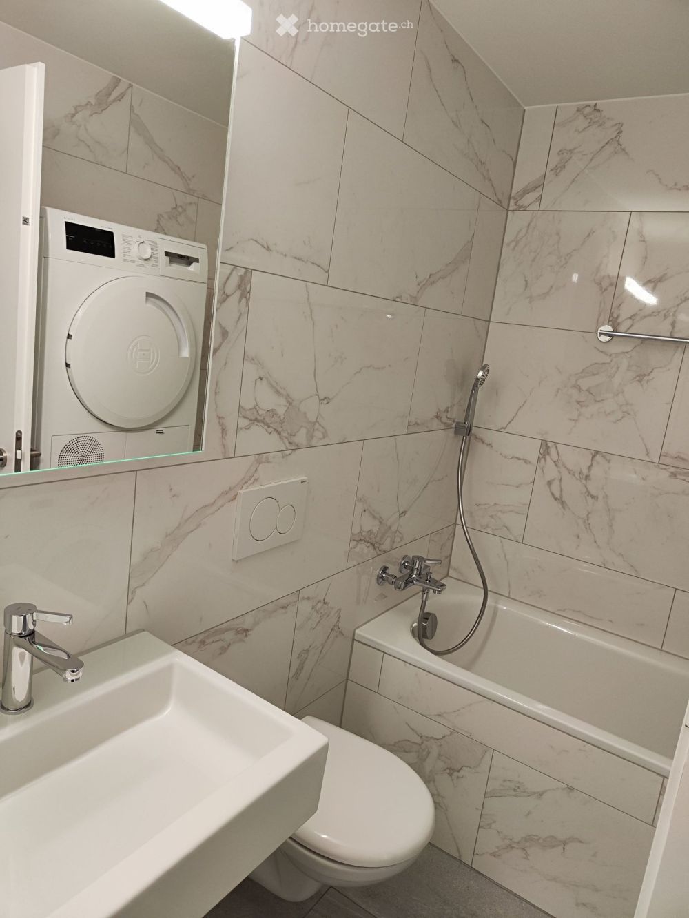 Frisch renovierte Dachwohnung - Bild 3