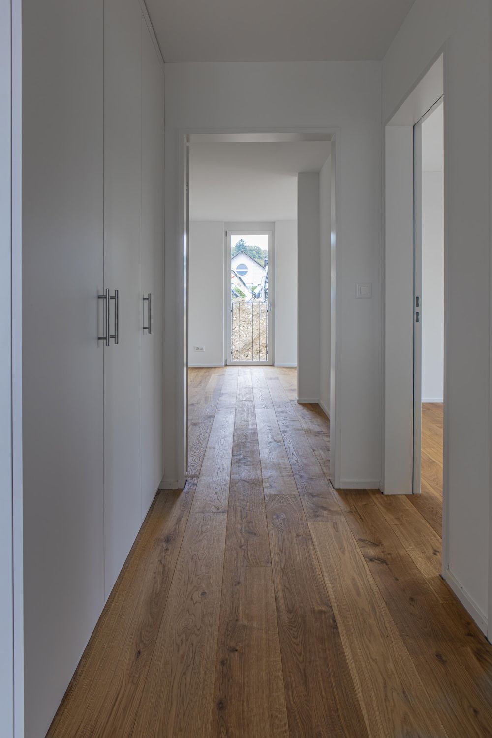 Moderne, helle 4.5-Zimmerwohnung und 1 Reduit  mit einer Topaussicht - Bild 8