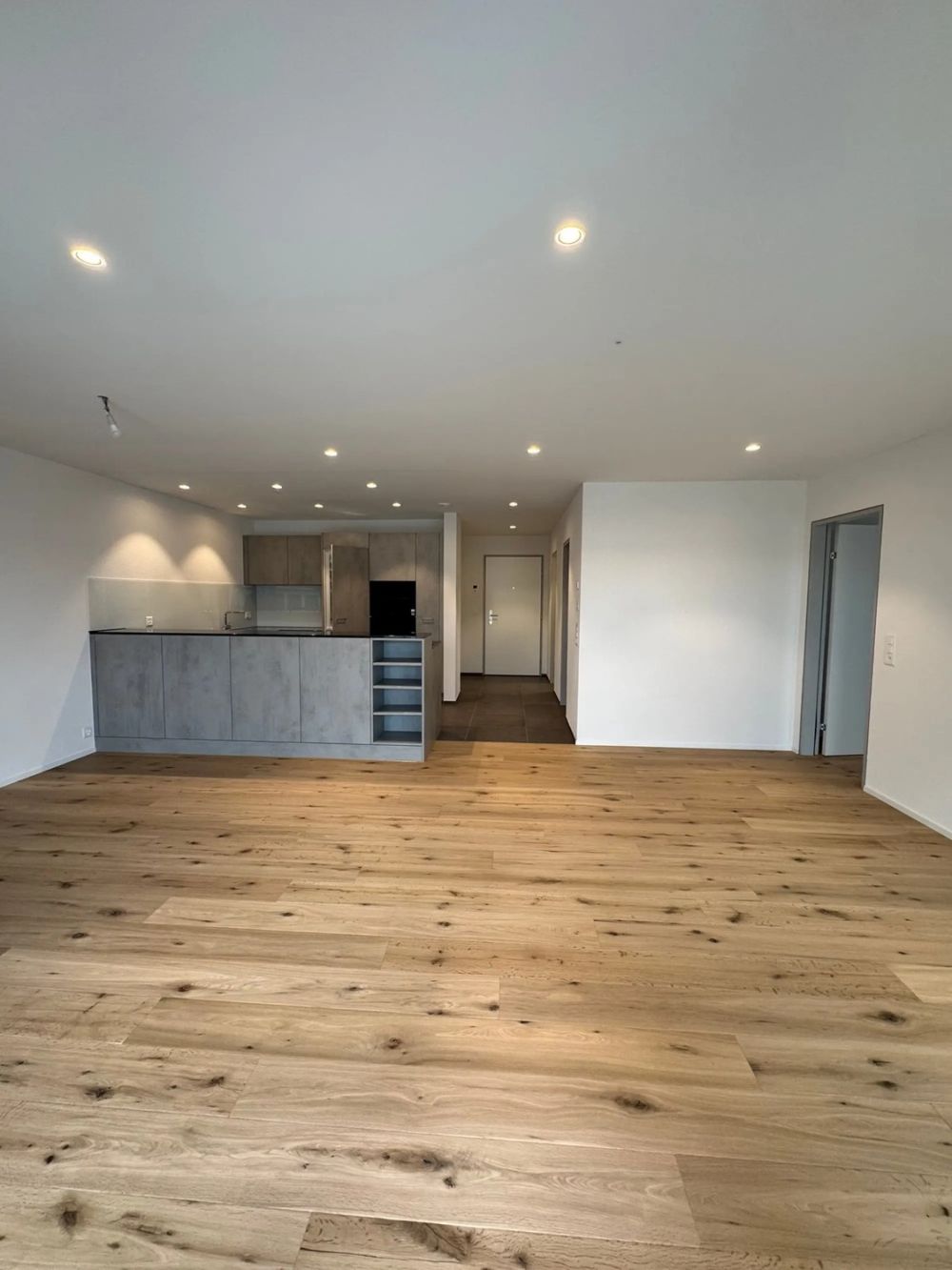 2 1/2 Zimmerwohnung im Eigentumsstandard - Bild 1