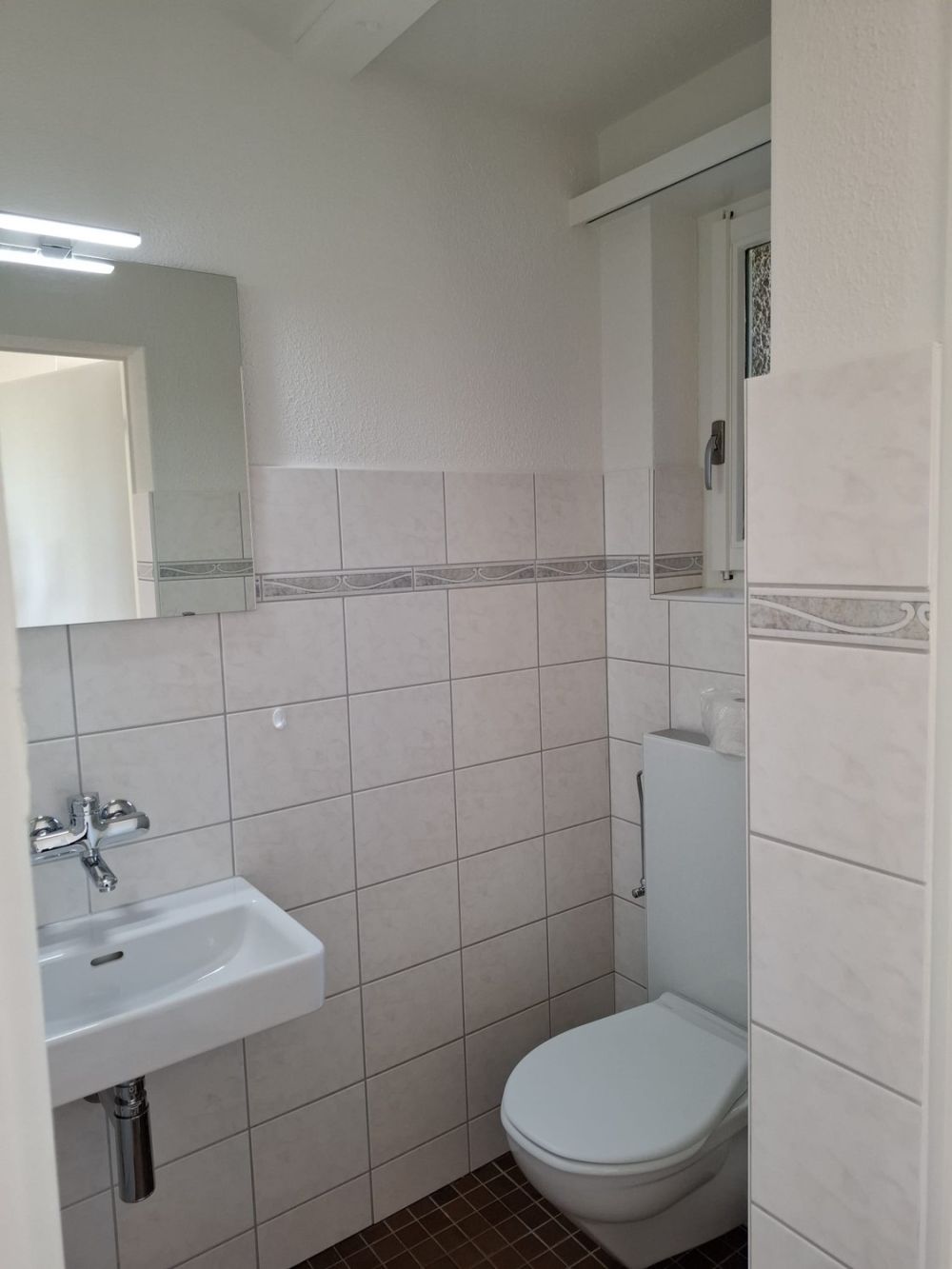 Traumhafte, frisch renovierte 3.5-Zimmer-Terrassen-Wohnung mit Weitsicht in Augwil (Lufingen) - Bild 4