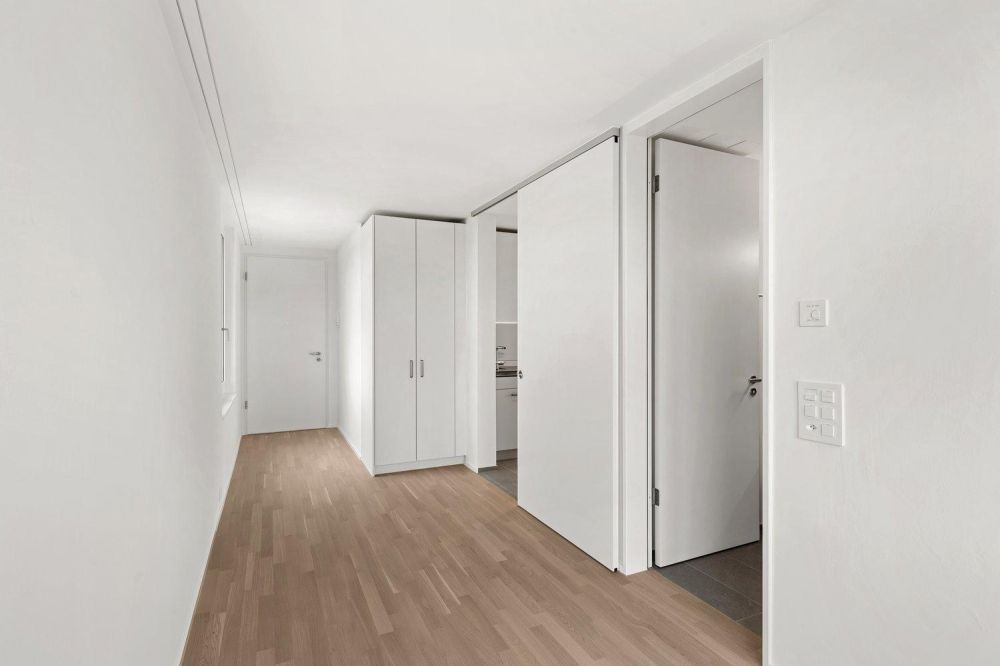 Neuwertige 2-Zimmer-Attika-Wohnung mit grosser Dachterrasse & Weitsicht in Uster - Bild 6