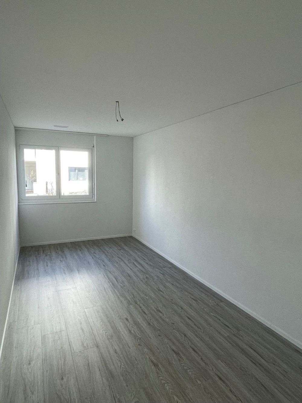 Moderne 4½-Zimmerwohnung mit grossem Sitzplatz in Dällikon - Bild 6