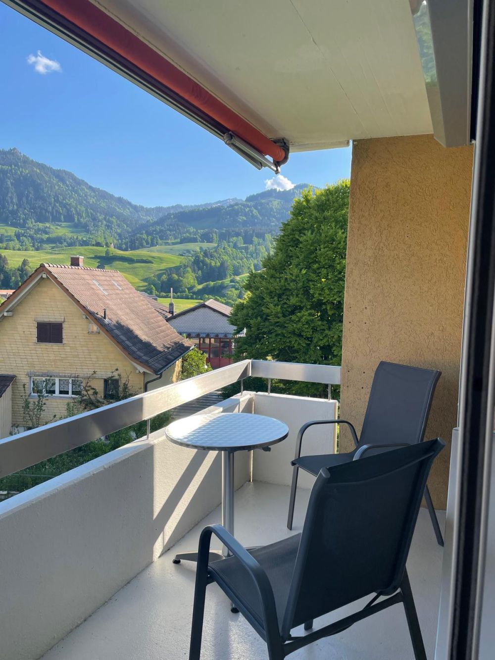 Charmante 3.5-Zimmer-Wohnung in ruhiger Lage in Nesslau - Bild 6