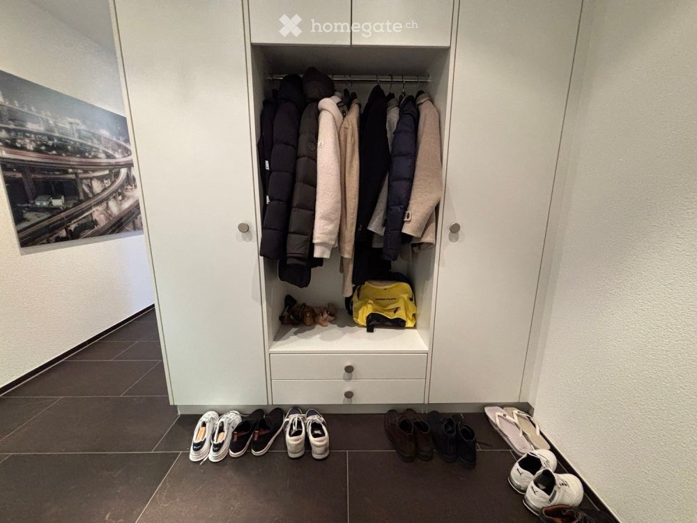 Exklusive Attikawohnung mit Seesicht und grosszügiger 160m² Terrasse in Wollerau - Bild 10