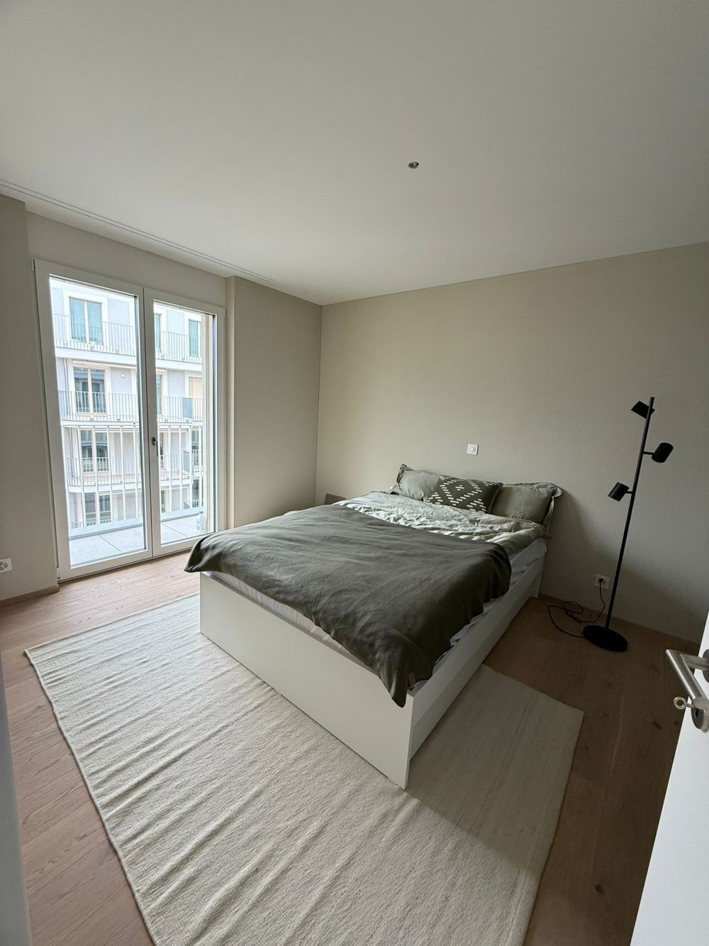 Moderne 2.5-Zimmer-Wohnung mit Balkon, Chur - Image 6