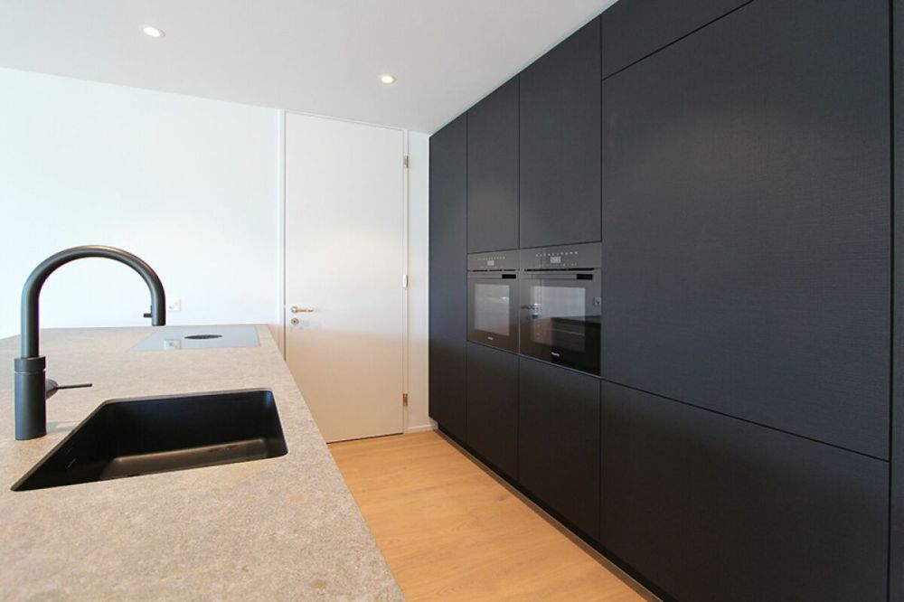 EIN JUWEL ÜBER DEM SEE: 3.5-Zimmer-Luxus-Neubauwohnung mit spektakulärem Panorama auf See und Berge - Bild 5