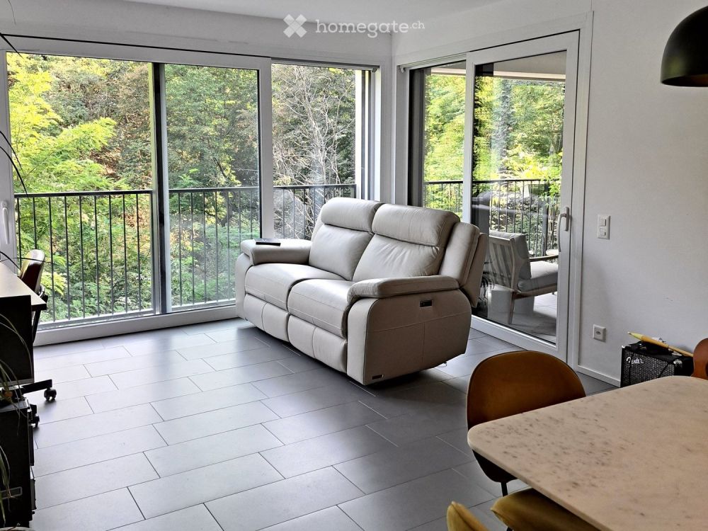 2.5 locali, terrazza coperta nel verde e box  Pedrinate - Bild 1