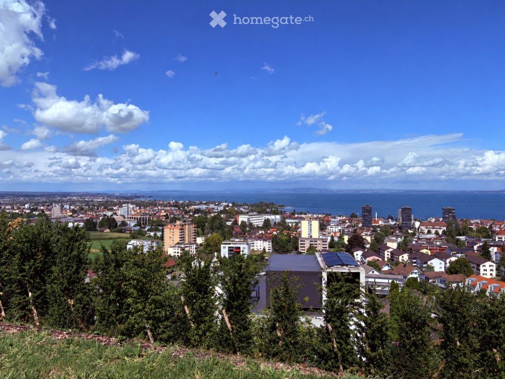 Neubau 4½ Zimmer Wohnung mit wunderschöner See- und Bergsicht - Bild 2