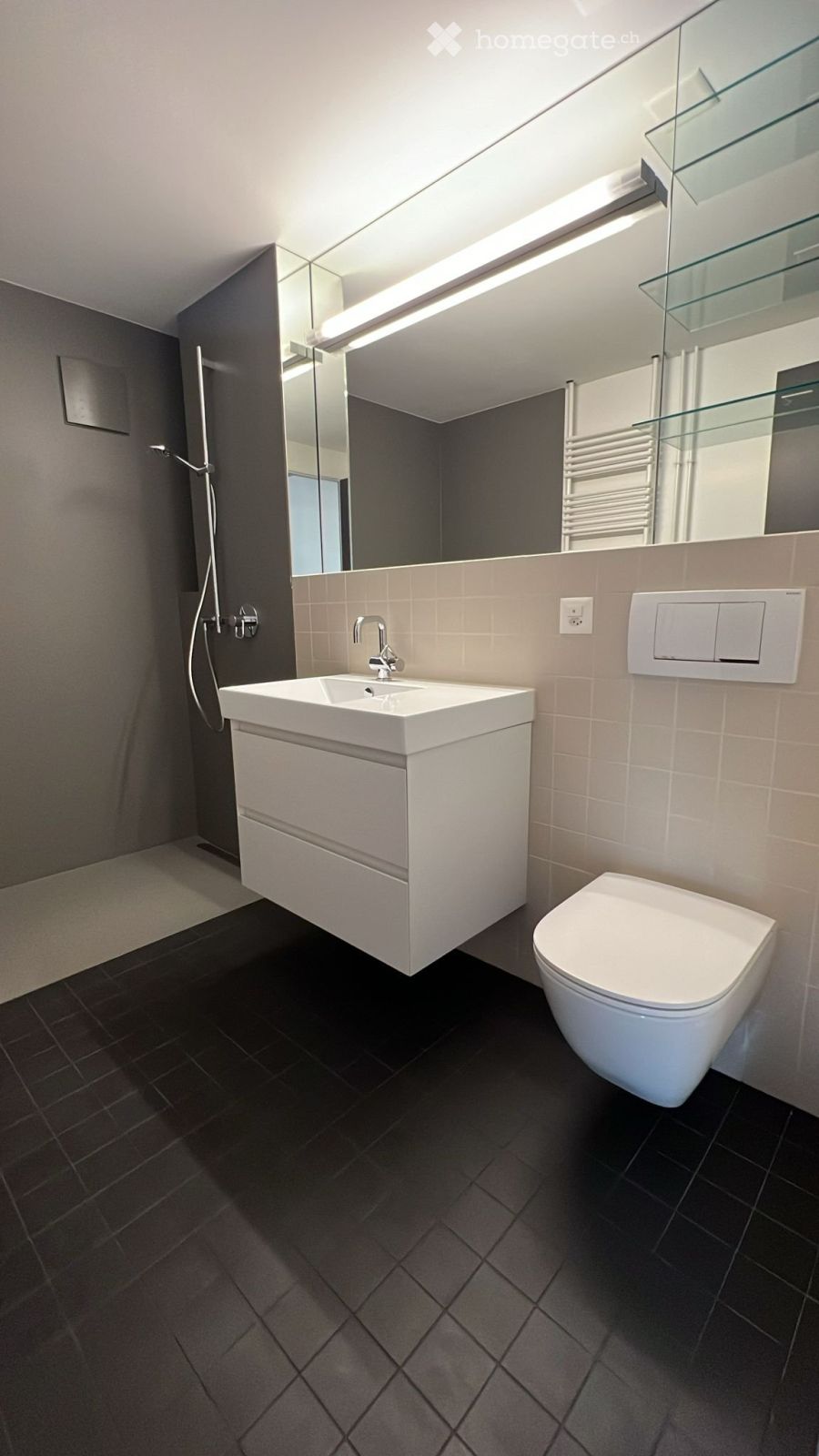 Altstadthaus mit Garage (Erstbezug nach Renovation) / Old town house with parking (just renovated) - Bild 8