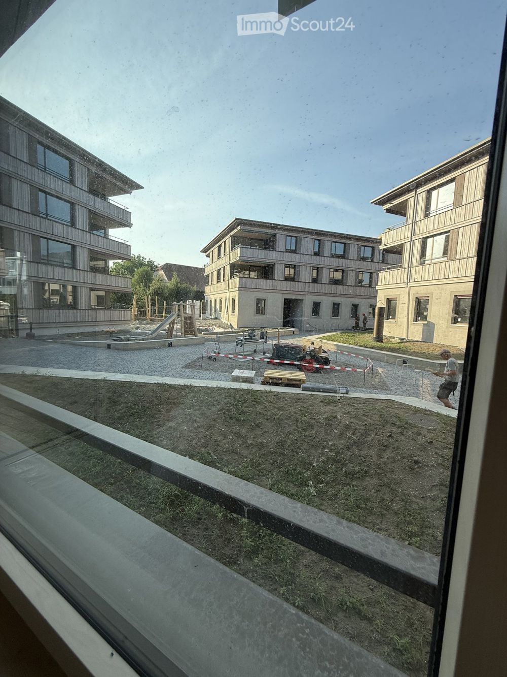 Erstbezug: Hochwertige 4.5-Zimmer-Neubauwohnung "im Herzen" mit grosszügiger Loggia in Uetendorf - Bild 11