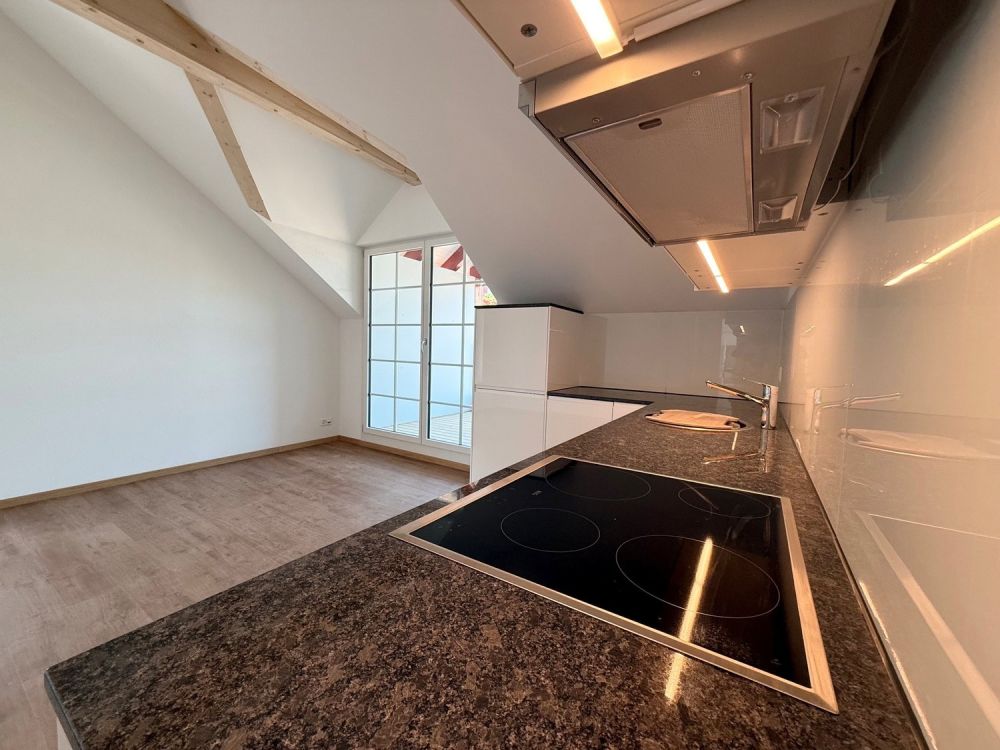Kernsanierte 2-Zimmer-Dachgeschosswohnung - Bild 3
