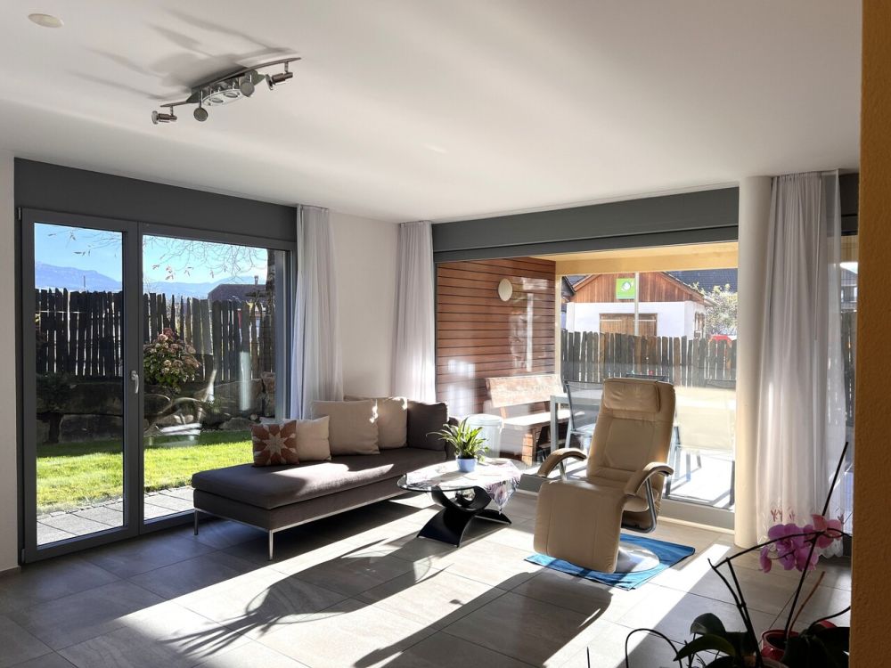 Helle 4½-Zi-Gartenwohnung mit Carport und Garten - Wohnen