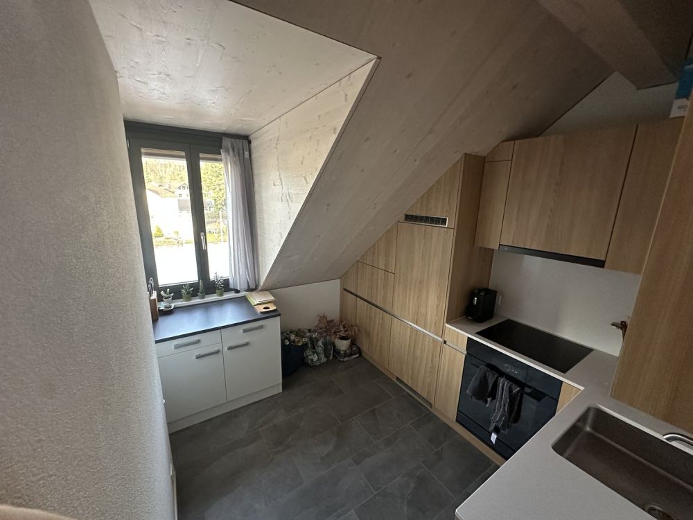 2 ½-Zimmerwohnung direkt am Bahnhof Rüti - Küche