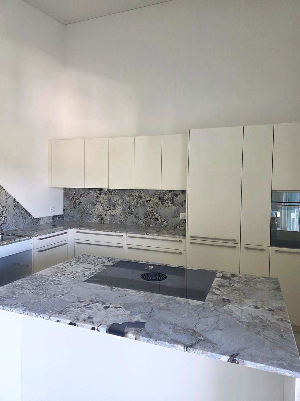 Erstbezug - Exklusive Neubau-Dachwohnung in Eiken - Bild 1