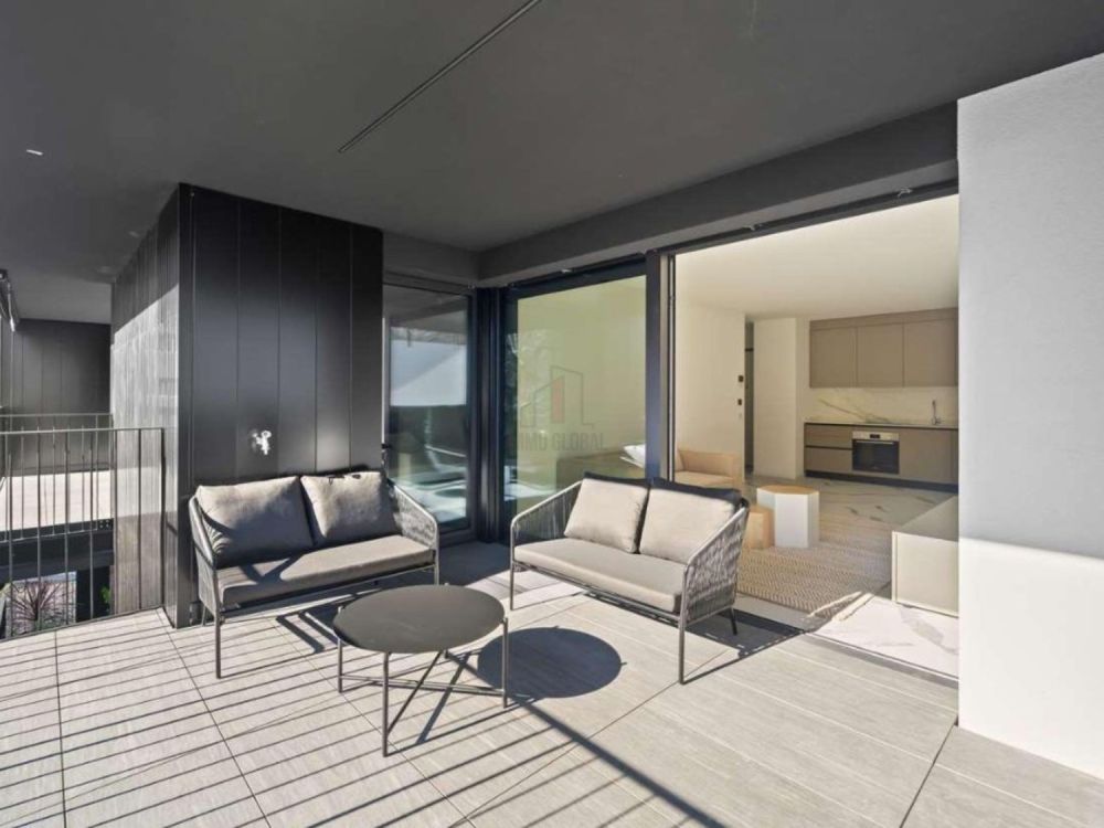 PRESTIGIOSO BILOCALE ARREDATO CON MERAVIGLIOSO TERRAZZO - Bild 1