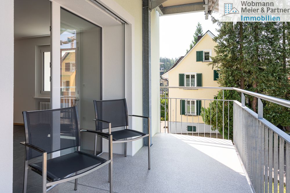 Grosszügige und ruhige Wohnung in der Nähe zum Bahnhof Effretikon - Schöner Balkon
