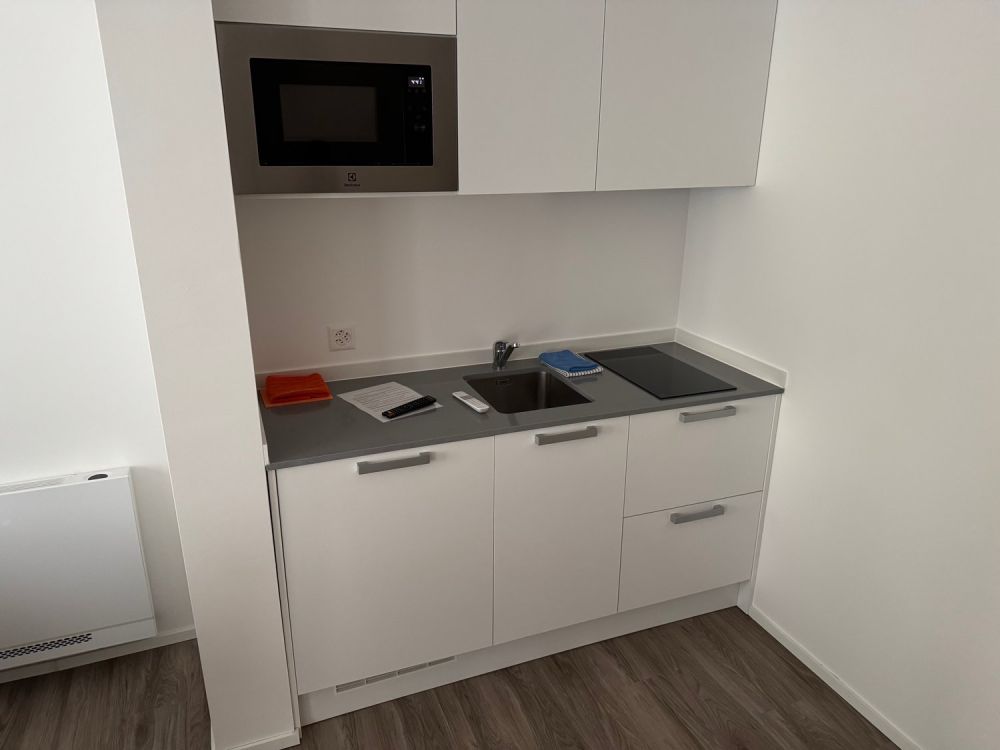 Monolocale arredato moderno a Riazzino – disponibile subito - Bild 1