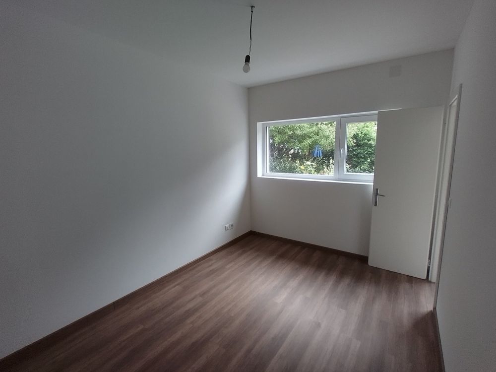 Ökologisches Tiny House an idyllischer Lage mit grossem Sitzplatz und Garten - Bild 8