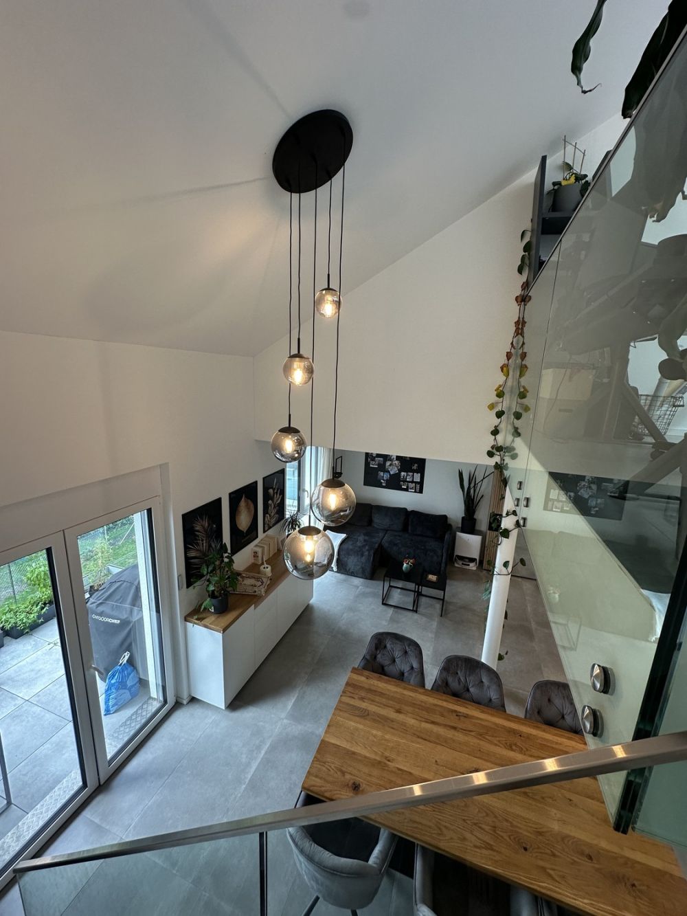 Moderne 2.5 Zimmer Dachwohnung mit Galerie - Bild 2