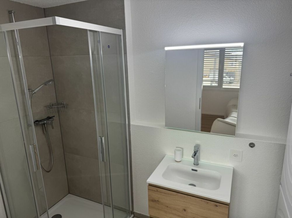 ARI-0826 - Appartement moderne de 2,5 pièces avec colonne de machines à laver/à sécher - Reprise de bail - Bild 7