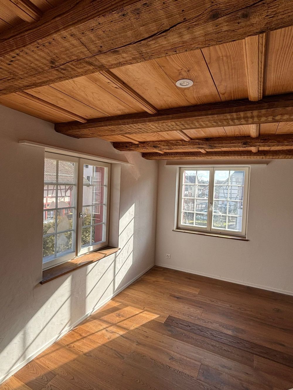 Wunderschöne Maisonettewohnung/Hausteil mit grosszügigem Garten - Bild 1