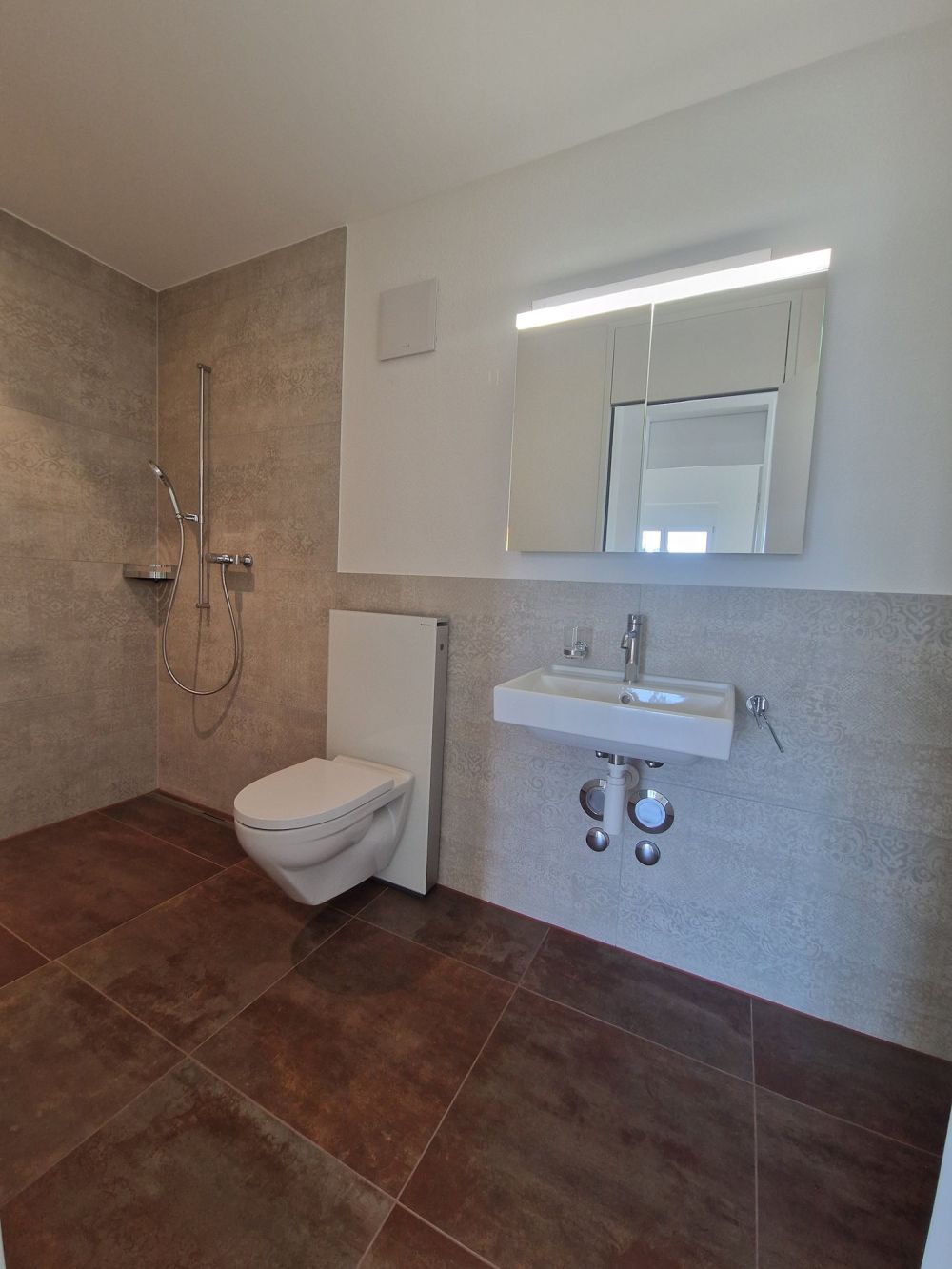 Moderne 4.5-Zimmer-Dachwohnung mit Balkon in Wil - Bild 4