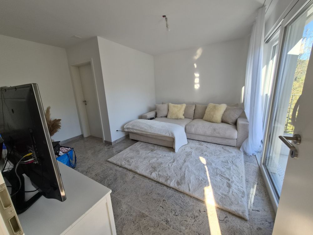 Wunderschöne, Sonnenverwöhnte, neue 2,5 Zi.Wohnung, grosse Terrasse, WM/Tumbler, Granitböden uvm. - Bild 11