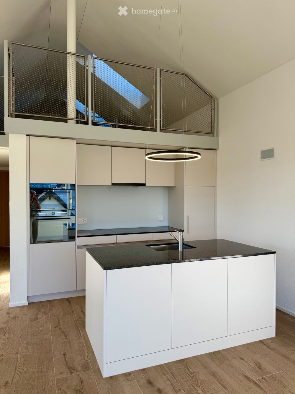 Erstvermietung 4.5 Zimmer-Attika/Dachwohnung mit Galerie und gedeckter Loggia - Bild 1