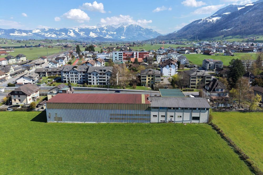 Bauland mit grossem Potential – Nähe Bahnhof, am Grünen mit Weitsicht - Bild 1