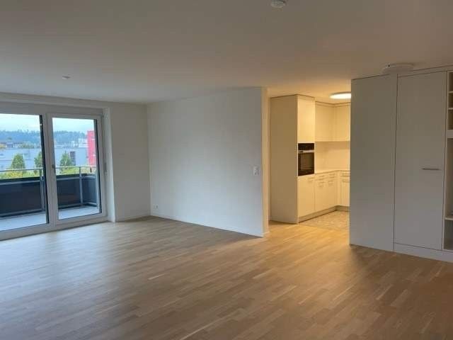 Lichtdurchflutete Wohnung an Toplage in Seuzach - b424832c-264a-4cf2-ac00-f37f0617cc19.jpg