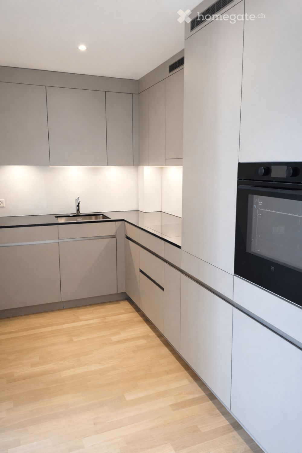 ERSTVERMIETUNG 4.5- Zimmer-Attika-Wohnung, 8048 Zürich zu vermieten - Bild 3