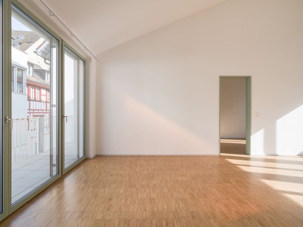 Lichtdurchflutete 3.5-Zimmer Wohnung mit Terrasse in der Altstadt - Bild 2