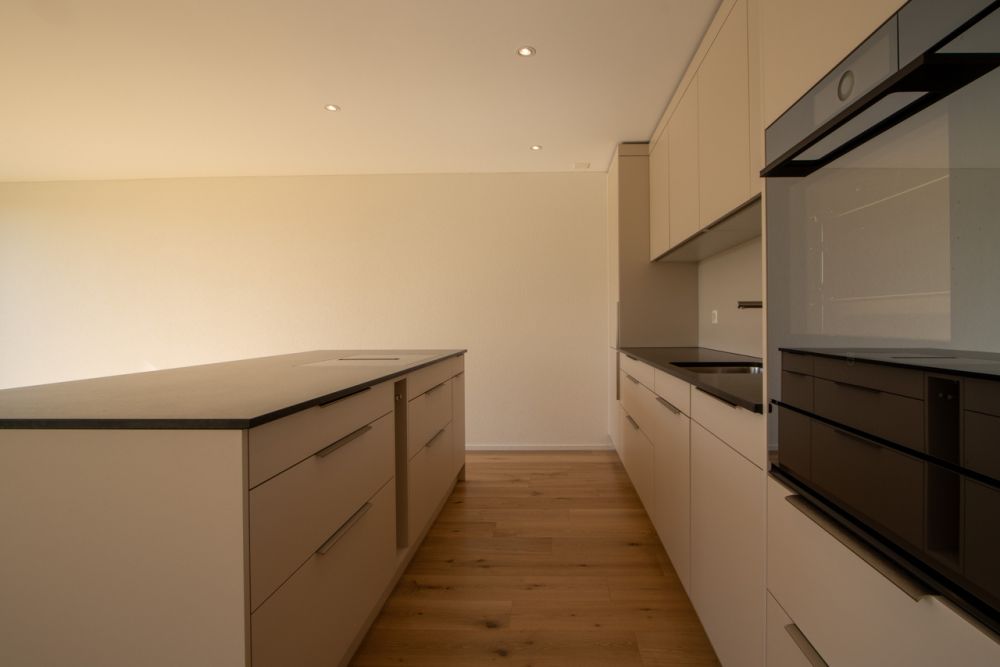 moderne 3.5-Zimmerwohnung in unmittelbarer Seenähe - Küche