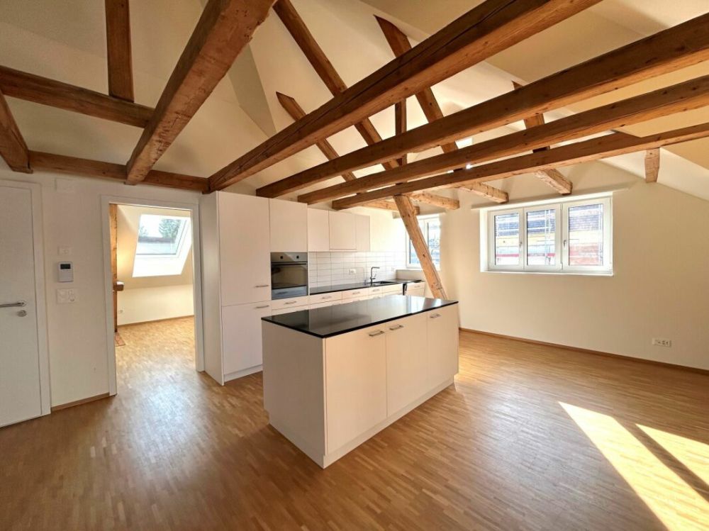 Moderne Dachwohnung mit Loggia an zentraler Lage - Bild 2