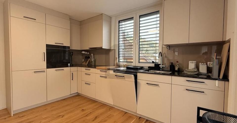 NEUBAU! LICHTDURCHFLUTET AUF ZWEI ETAGEN! - Appartement meublé 5.5 pièces - image - 3