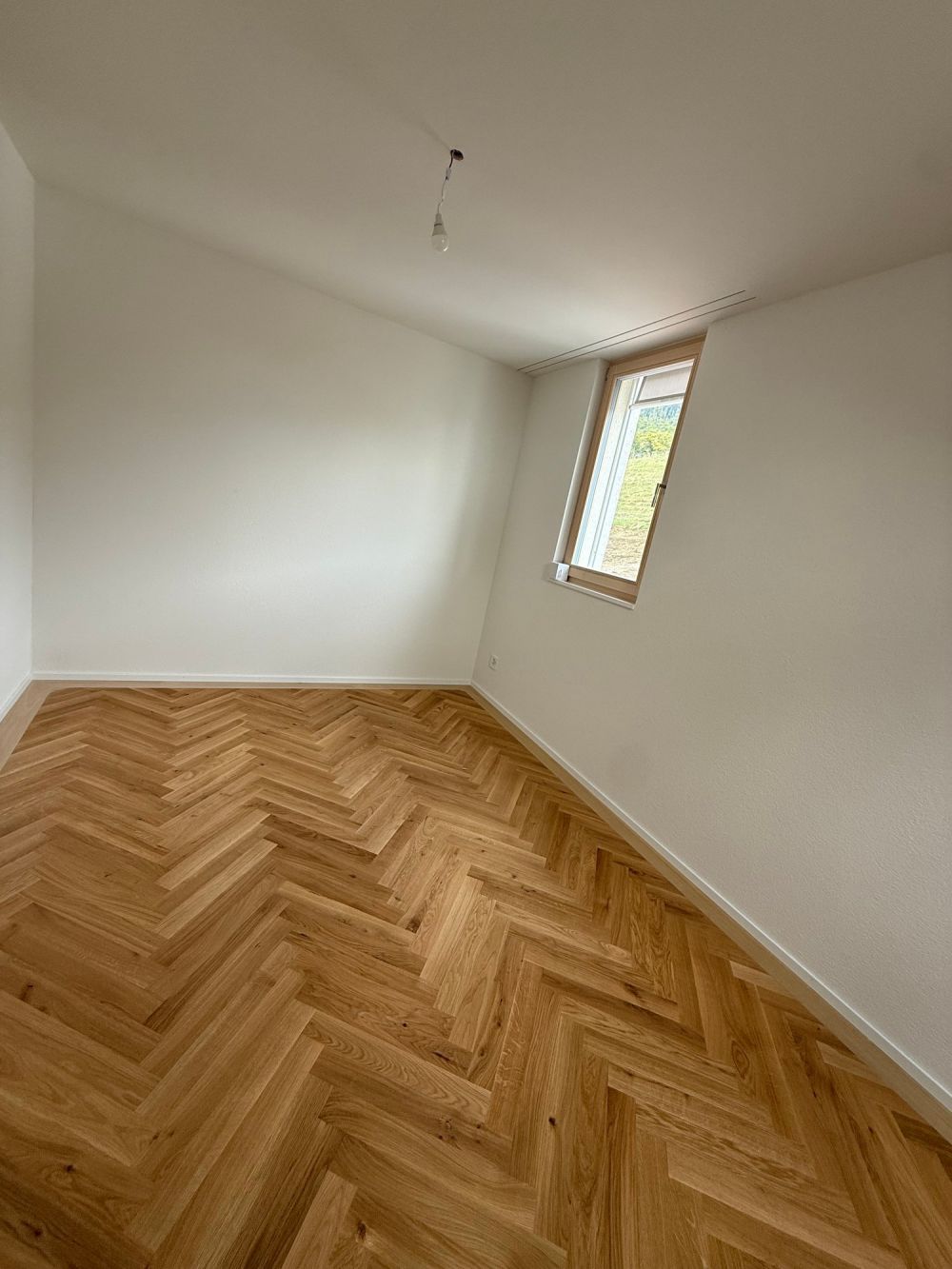 Moderne 4.5-Zimmer-Maisonettewohnung in ruhiger Lage in Blauen - Bild 10
