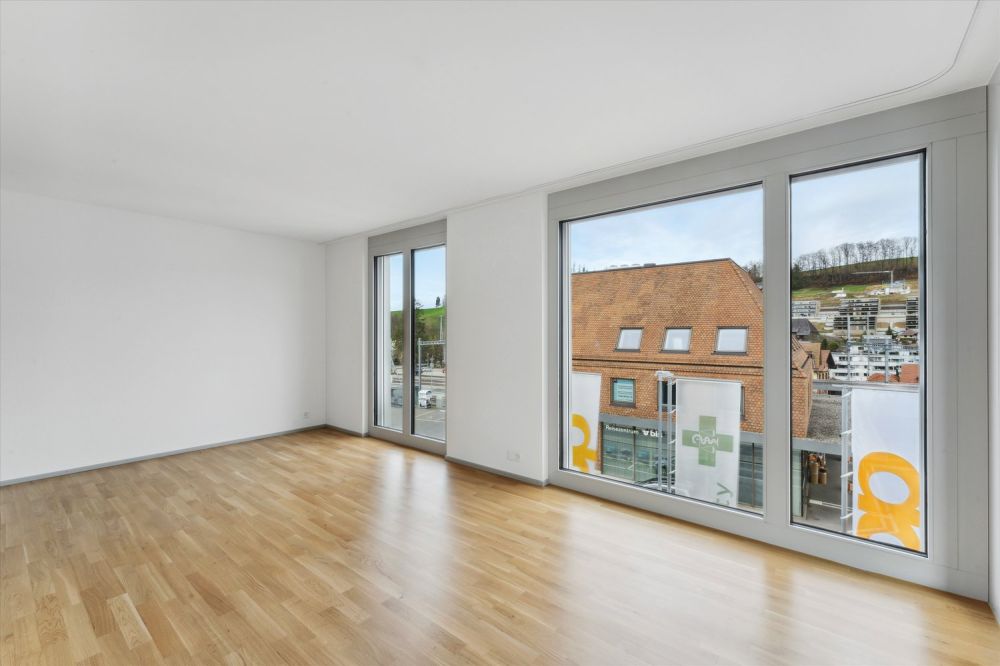 1. Nettomietzins gratis - 2½-Zimmer-Wohnung - Direkt beim Bahnhof! - Wohnzimmer