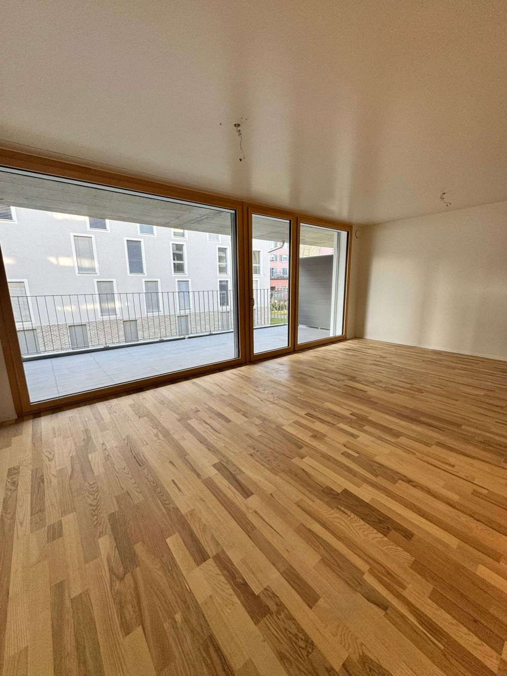 SOMMERAKTION: 1. Mietzins gratis - Moderne 3.5-Zimmerwohnung mit Balkon - Bild 3