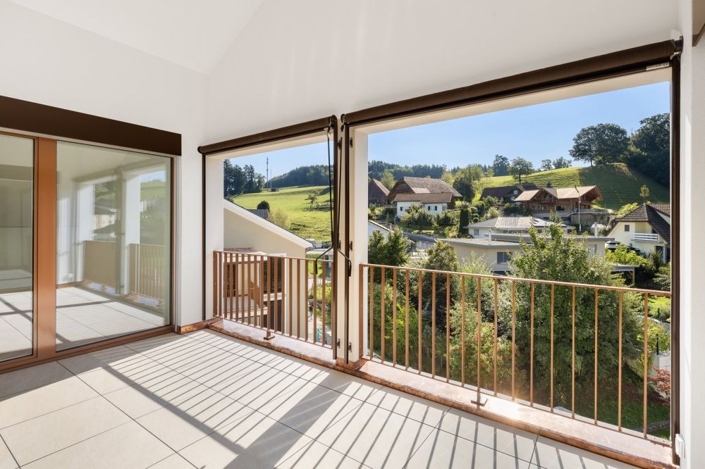 5.5-Zimmer-Dachwohnung mit Balkon und Loggia im Erstbezug - Loggia