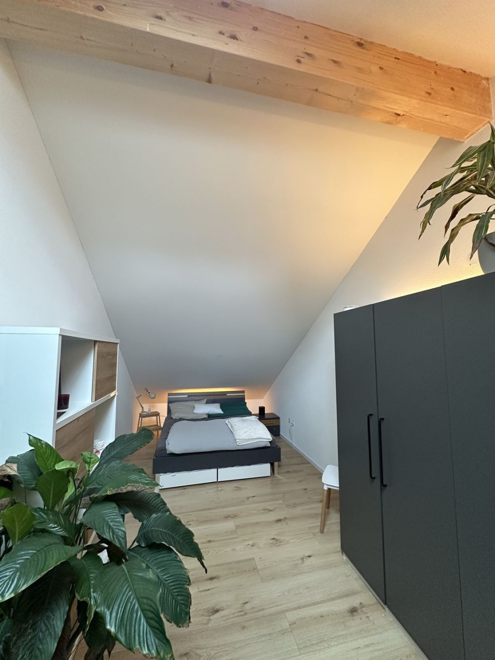 Moderne 2.5 Zimmer Dachwohnung mit Galerie - Bild 8