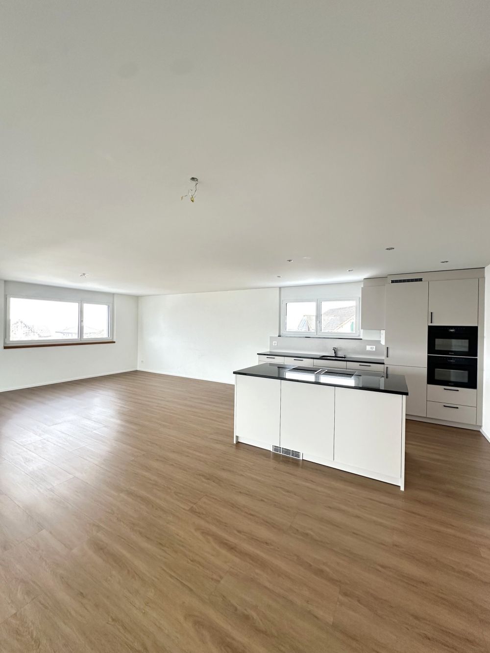 Gross, grösser, 100m2 Wohnfläche mit grosser Terrasse! - Küche 2